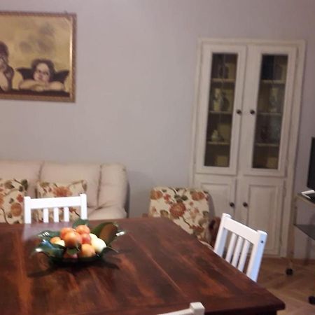 Serenella Apartment Lucca Luaran gambar